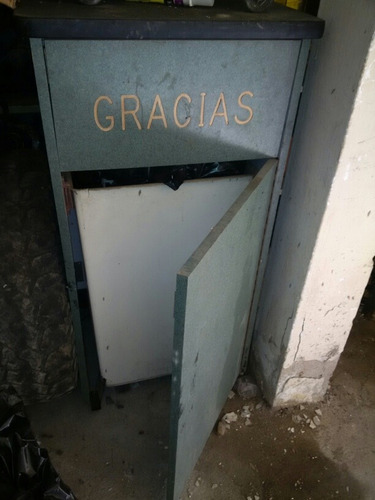 Imagen 3 de 3 de Contenedor De Basura Restaurant.