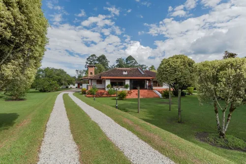 Casa En Venta En La Amalita. Cod V5775