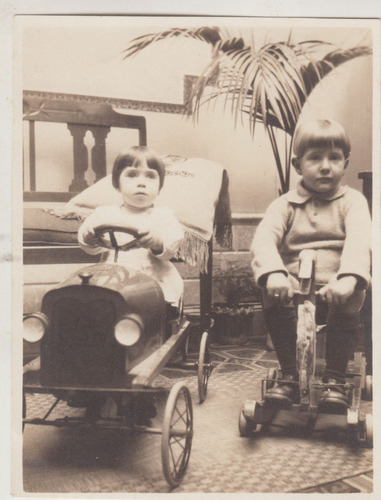 Antigua Fotografia Niños Juguetes Con Ruedas Vintage Uruguay