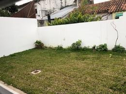 Chalet A Estrenar De 4 Ambientes, Baño Y Toilette, Jardin