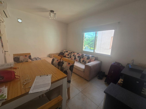Departamento En Alquiler En Los Castaños