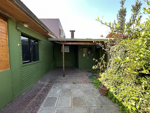 Casa En Venta De 3 Dorm. En La Cisterna