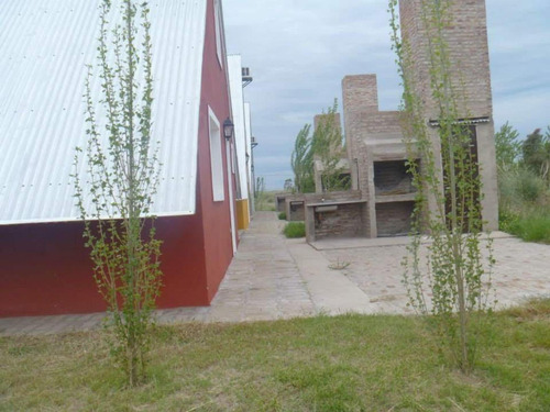 Complejo De Cabañas En Venta - 3 Dormitorios 3 Baños - 445mts2 - Balneario Marisol
