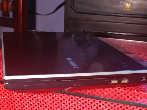 Laptop Samsung A8 Escolar O Trabajo Con Graficos Amd Negro (Usado)