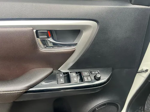 Toyota Fortuner 2.7 Srv