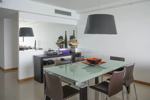 Apartamento En Venta De 3 Dormitorios En Tiburon, Playa Brava Punta Del Este.