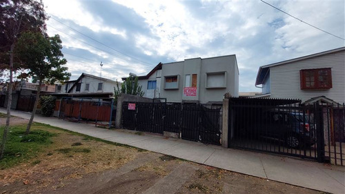 Casa En Venta De 3 Dorm. En Cerrillos