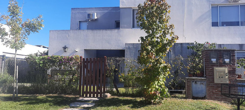 Imagen 16 de 30 de Casa En Venta Villanueva Casas De Santa Maria 3 Dormitorios Pileta Jardin Galeria Parrilla