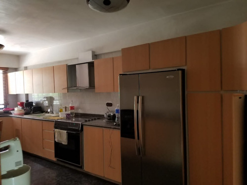 Imagen 4 de 21 de Town House En La Urbanización Miranda, Caracas 5hab/5baños/3pe