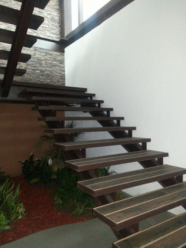 Edificio Para Oficinas En Venta, Ubicado En Jacarandas, Cod. Edv32