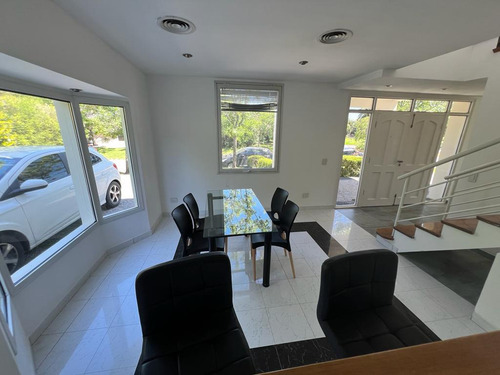 Casa Clasica Venta 3 Dormitorios En Glorietas