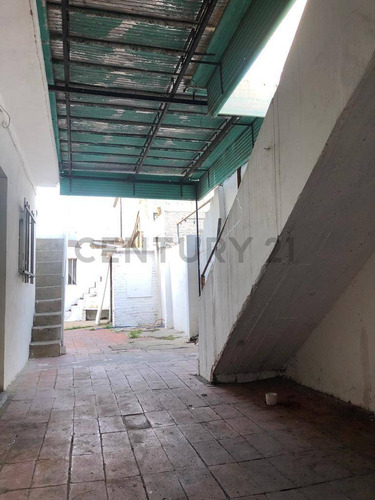 Venta De Casa De 3 Dormitorios En Barrio Escalante, Santa Fe.