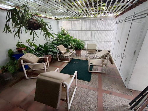 Maria Elena Latouche Te Ofrece En Alquiler Casa Quinta.cuenta Con Planta Electrica Y Excelente Ubicacion. Mels 25-464