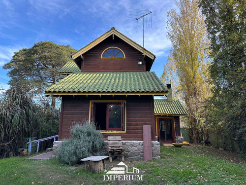 Oportunidad Hermosa Cabaña Con Gran Terreno En Avenida Lezica