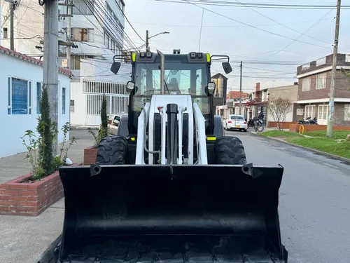 Retroexcavadora Terex Mecalac Tlb990