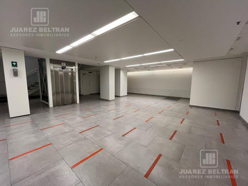 Local En Alquiler Sobre 9 De Julio, Plena Peatonal, Mas De 500m2