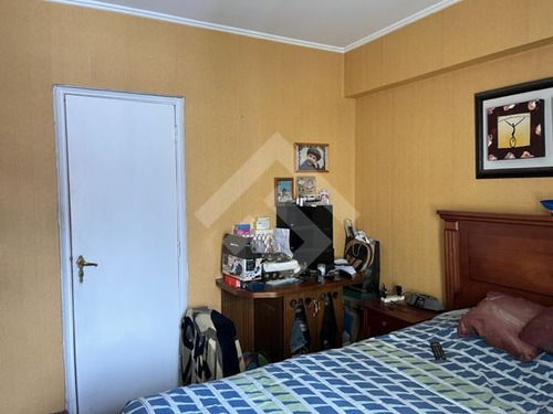 Departamento En Venta De 4 Dorm., 2 Baños En Ñuñoa