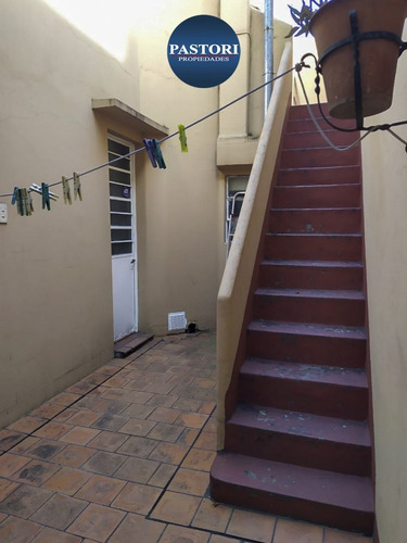 Muy Buena Casa 4 Amb Con Patio Y Gran Terraza!