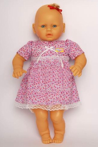 Imagen 4 de 5 de Bebote De Goma Y Tela Grande Con Vestido Turby Muñeca 57 Cm.
