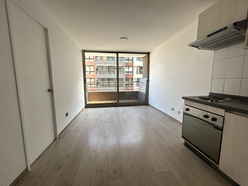 Arriendo Depto. De 1d1b A Pasos De Metro El Parron