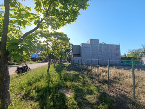 Venta Lote 300 M2 En Vistalba, Barrio Semi Privado