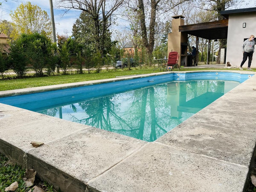Imagen 3 de 11 de Venta Casa Con Pileta Y Jardin Forestado Roldan
