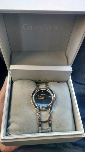 Reloj  Plateado Calvin Klein Nuevo Para Mujer