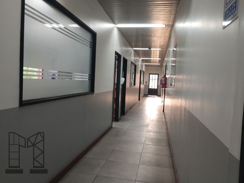 Galpón En Pacheco De 2000 M2 Con 1800 M2 De Playa Propia Dentro De Predio Cerrado Con Seguridad