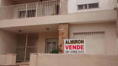 Venta Excepcional Casa 2 Dormitorios  En Pleno Barrio Centro Granadero Baigorria