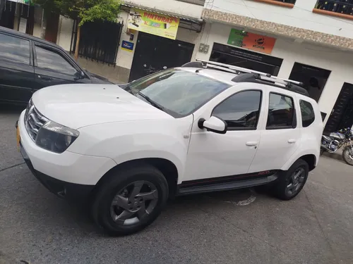 Vendo Duster Modelo 2015 4x4