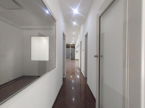 Imagen 10 de 22 de Oficina En Renta Torre Kyo Gomez Morin San Pedro Garza Garcia Planta Baja