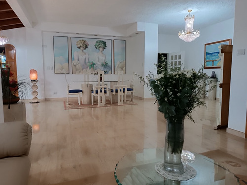   Residencia De Lujo En Lomas De Alto Prado: Vive Una Experiencia De Vida Extraordinaria En Esta Casa Amoblada 