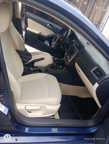 Volkswagen Jetta 2.0 L4 Mt
