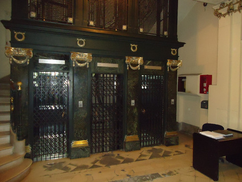 Imagen 3 de 16 de Regias Oficinas Ubicadas En El Histórico Edificio -pasaje Urquiza