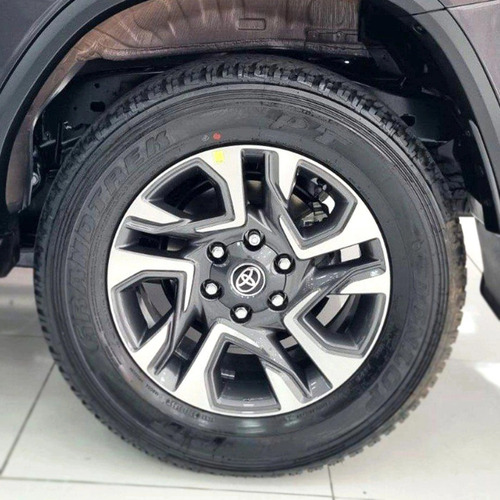 Toyota Hilux SW4 2.8 D-4D TURBO DIESEL DIAMOND 7L 4X4 AUTOMÁTICO