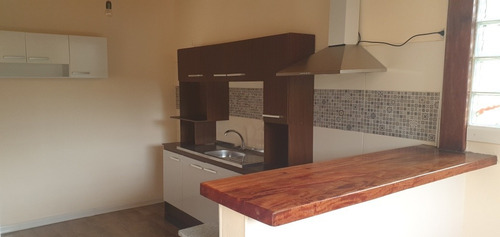 Imagen 4 de 14 de Máximo Tajes Y Lancasteriana, Casa Reciclada A Estrenar.