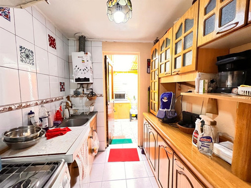 Casa En Venta De 3 Dorm 2 Baños En Maipú