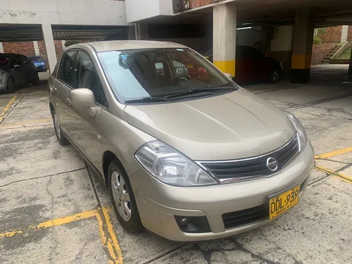 Nissan Tiida 1.8 Emotion 4 p