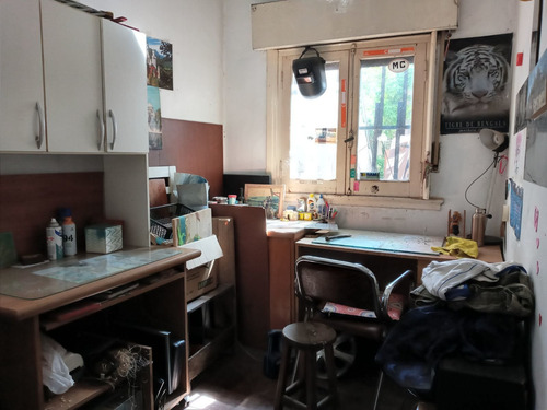 Imagen 20 de 24 de Casa Venta En Block 4 Ambientes A Reciclar Castelar Oportunidad