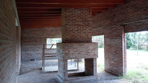 Quinta En Venta - 8 Dormitorios 5 Baños - Cocheras - 14.800mts2 - Salto