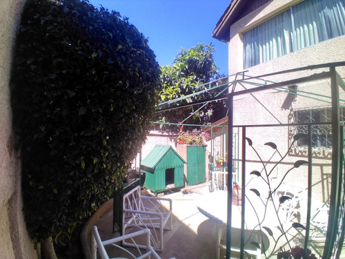 Solida Casa De Dos Pisos En Miraflores Bajo