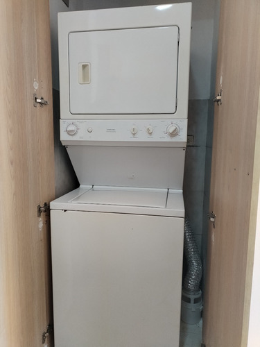 Apartamento En Alquiler El Peñon. Semi Equipado Con Terraza