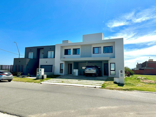 Solares De Manantiales - 3 Dorm - Escritorio- Calef.central