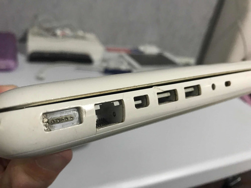 Imagem 6 de 10 de Macbook White A1342 3gb Ram Funciona Com Limitações