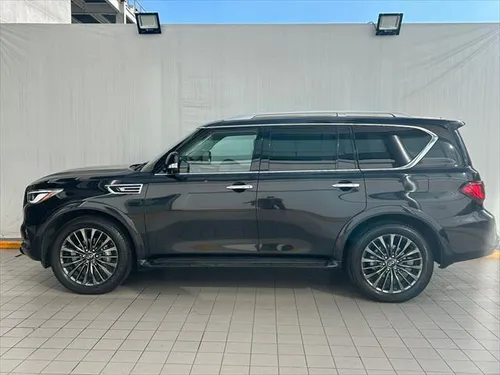 Infiniti QX80 5.6 4WD 8 pasajeros At