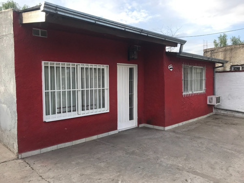 Excelente Casa En Venta En Madrid Y San Juan En Marcos Paz, Barrio El Prado