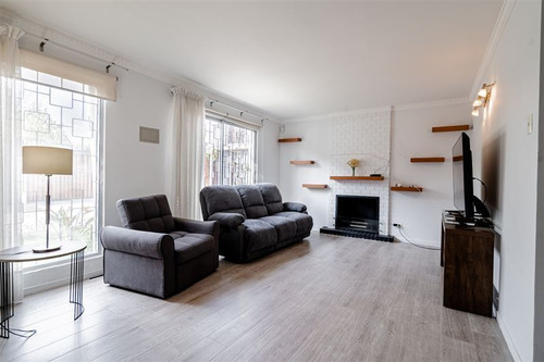 Casa En Venta De 3 Dorm Con Dpto Independiente. Las Condes