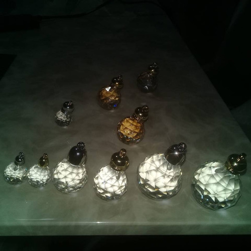 Imagen 1 de 10 de Esferas Navideñas De Cristal Cortado 3 Cm. Color Plata Y Oro