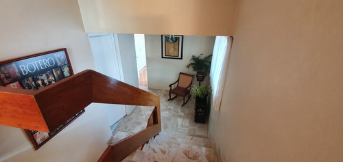 Imagen 3 de 14 de Residencia En Venta Con Acabados De Lujo & Jardín