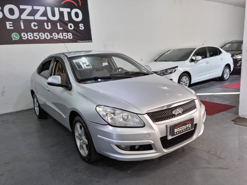 Imagem 2 de 10 de Chery Cielo 1.6 Sedan 2012